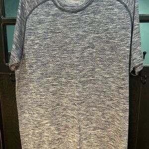 lululemon athletica Men's Short Sleeve Heathered Gray Tee